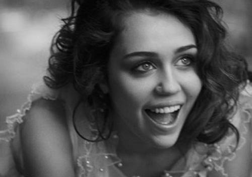 Miley-Cyrus-Harpers-Bazaar-US-February-2.jpg